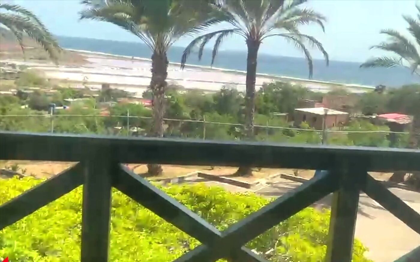 Terraza del apartamento con vista al mar