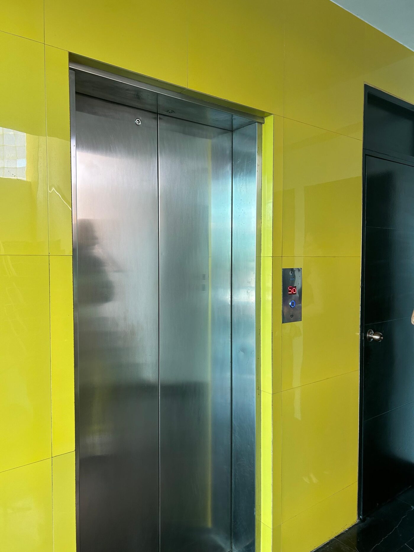 Ascensor privado del apartamento