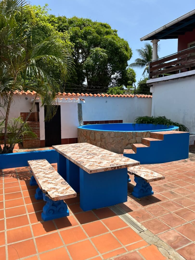 Terraza y comedor exterior