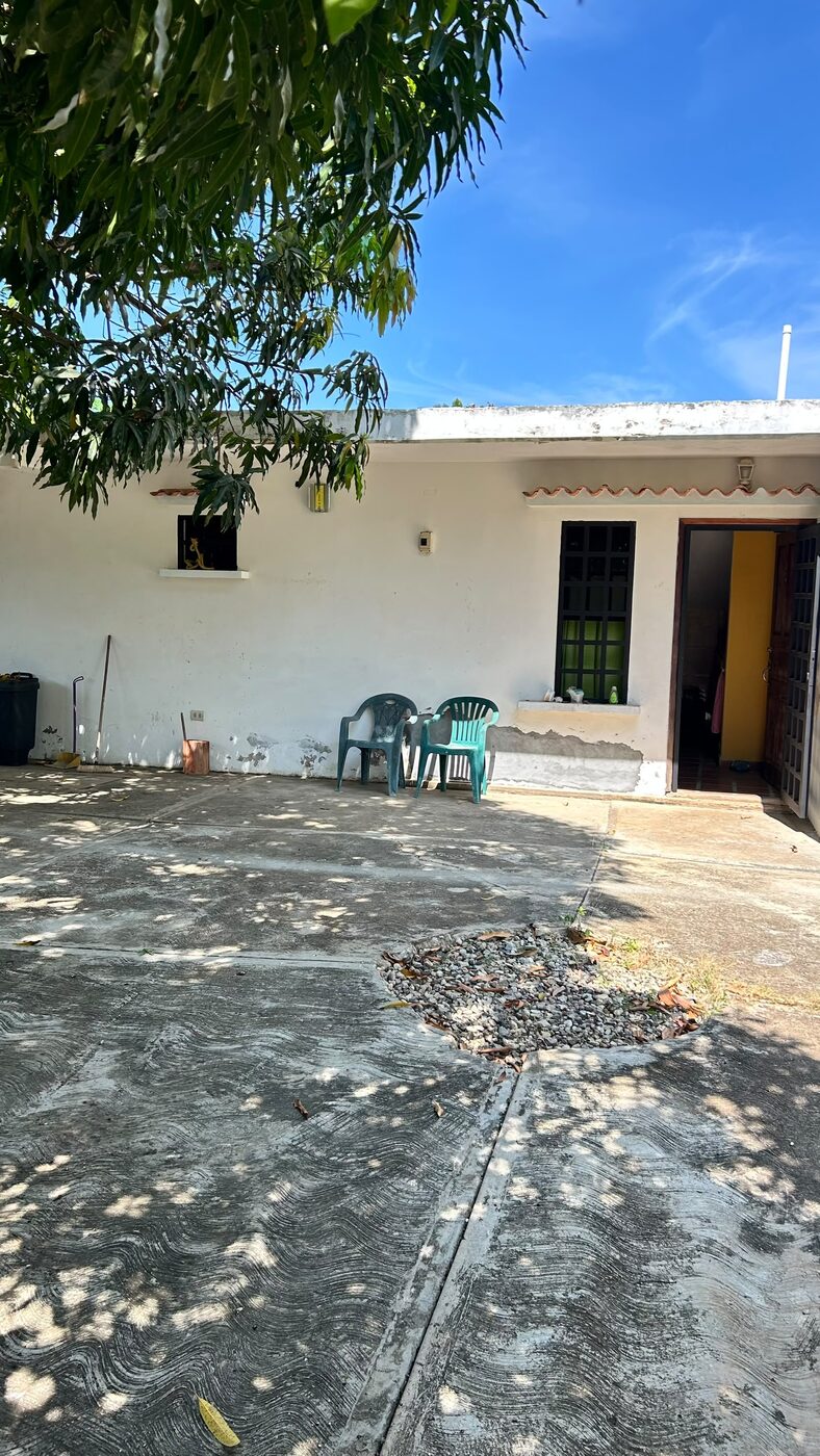 Otra de las construcciones del conjunto, con su patio
