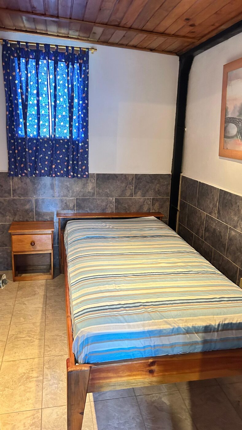 La tercera habitación, con cama individual