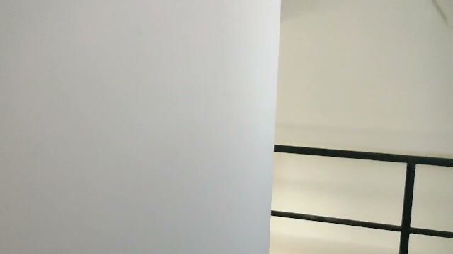 La baranda del nivel de arriba, sobre la planta baja